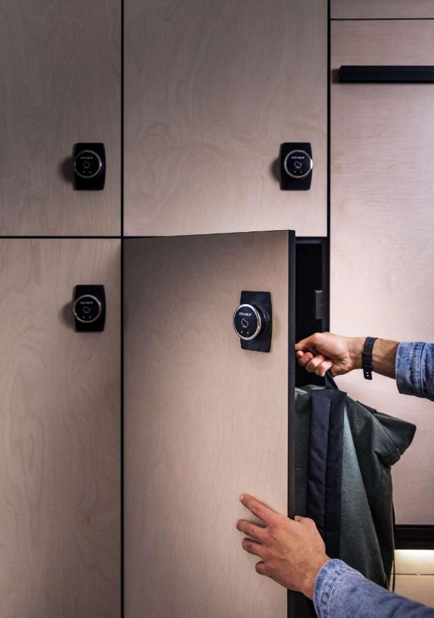Lylo Auckland Hotel Экстерьер фото A smart locker